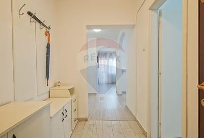Apartament cu 3 camere decomandat, mobilat în Central - 9