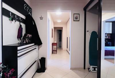 Apartament cu 3 camere decomandat, mobilat în Circumvalațiunii - 1