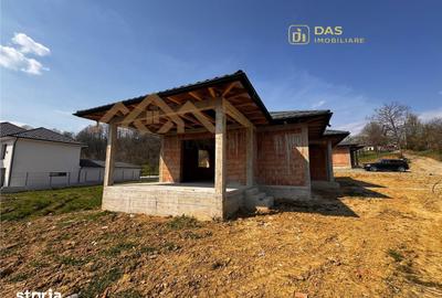 Casă cu 4 camere cu Teren 560 Mp în Groși - 4