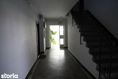 Apartament cu 3 camere decomandat în Olteniței - 14