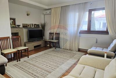 Apartament cu 2 camere decomandat, mobilat în Palazu Mare