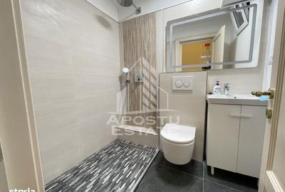 Spațiu comercial, de 63 mp, în P-ța Unirii - 2