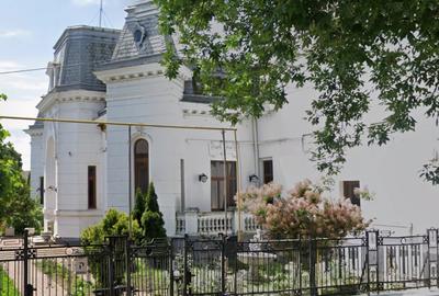 Vila eleganta faleza Dunarii,langa parc,Primaria Corabia-ultracentral,ter.1100mp - 1