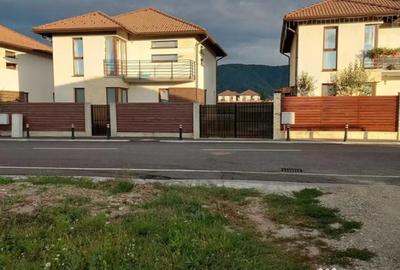 Teren de 775 mp, în Central