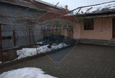 Casă cu 3 camere cu Teren 250 Mp în Central - 12