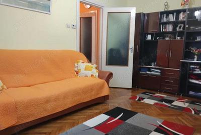 Apartament cu 2 camere semidecomandat în Gojdu
