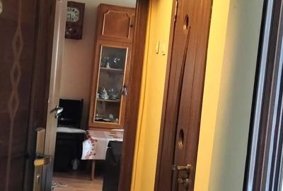 Apartament cu 2 camere semidecomandat în Caracal