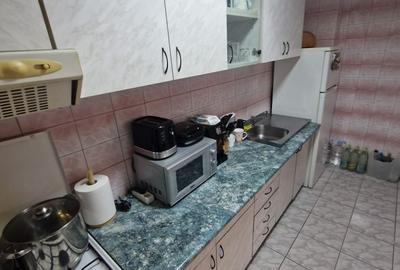 Apartament cu 3 camere decomandat în Drumul Taberei - 9