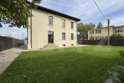 Casă cu 10 camere cu Teren 1143 Mp în Malu Mare - 15