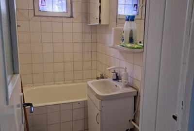 Spațiu comercial, de 40 mp, în Central - 4