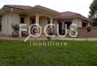 Casă cu 4 camere cu Teren 1000 Mp în Sânmihaiu Român - 1