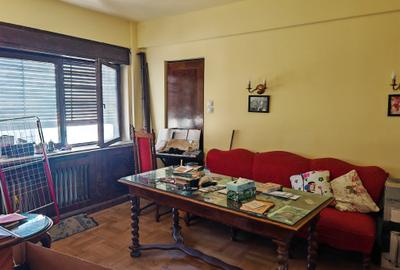 Apartament cu 3 camere nedecomandat în Sala Palatului - 8