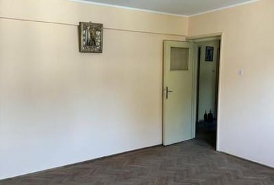 Super Pret!! Ap. 2 cam 54mp conf 1 decomandat etaj 2 Calea G - 2