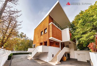 Casă individuală cu 12 camere cu Canalizare în Aviatorilor - 6