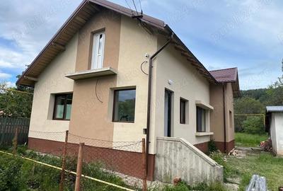Casă cu 3 camere cu Teren 1400 Mp în Breaza de Jos - 1