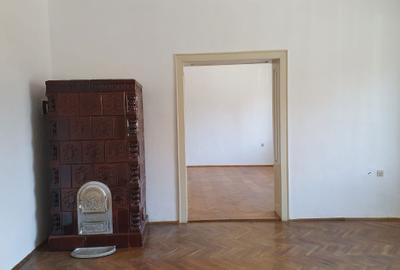 Casă cu 3 camere în Central - 4