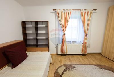 Casa individuala cocheta, 1 dormitor, renovata, Str. Lunga - Central Casa individuala cocheta, 1 dormitor, renovata, Str. Lunga - Central - 13