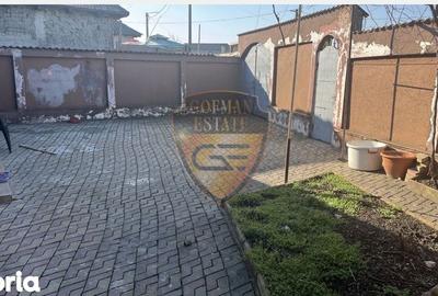 Casă cu 4 camere cu Teren 400 Mp în Central - 2