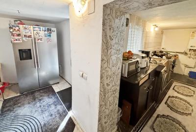 Casă individuală cu 3 camere cu Canalizare în Km 5 - 14