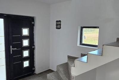 Casă cu 5 camere cu Teren 1000 Mp în Mihai Eminescu - 8