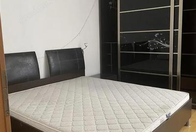 Garsonieră în Titan - 2