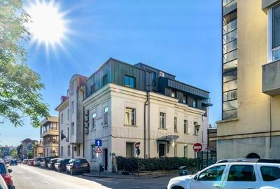 Casă individuală cu 7 camere cu Teren 50 Mp în Moșilor - 1