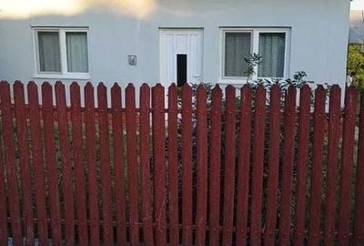 Casă cu 4 camere cu Teren 120 Mp în Central