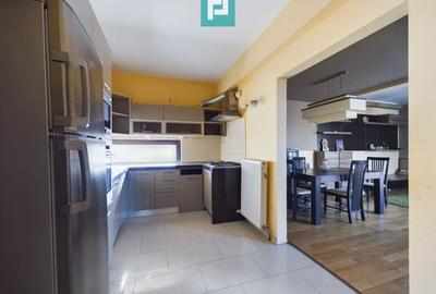 Vilă spațioasă cu 8 camere, Grădiște - 11