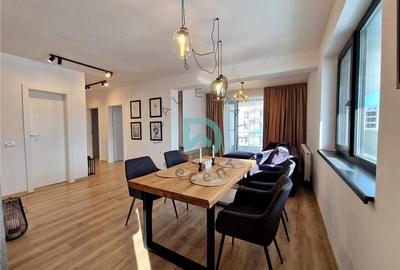 Apartament cu 3 camere decomandat, mobilat în Tractorul