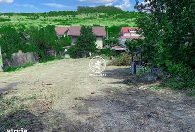 Teren de 612 mp, în Bucium