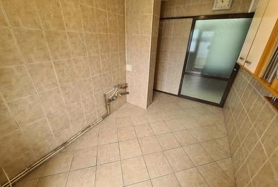 Ap 2 cam in Campina, 58 mp, et 3-- 59.000e - 16