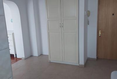 Piata Romana Calea Dorobantilor langa Facultatea ASE,aproape de metrou - 6