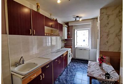 Apartament 3 camere de vanzare, zona Racadau - 3