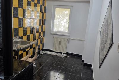 Garsonieră decomandată în P-ța Muncii - 21