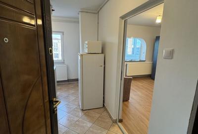 Garsonieră decomandată în Central - 2