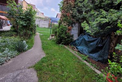 Casă cu 2 camere cu Teren 173 Mp în Lupeni - 2