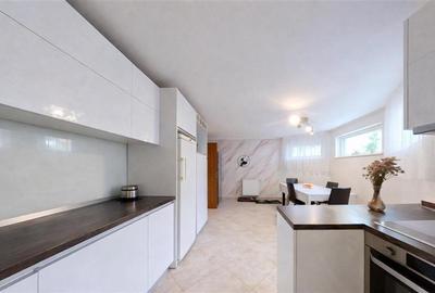 Casă individuală cu 8 camere cu Canalizare în Livezeni - 9