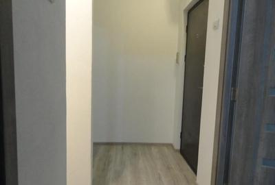 Apartament cu 3 camere semidecomandat în Micălaca