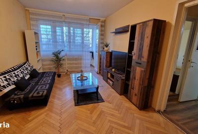 Apartament cu 2 camere decomandat în Torontalului