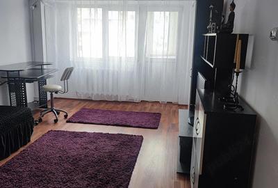 Apartament cu 2 camere decomandat în Trocadero