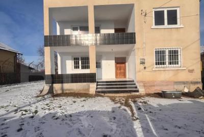 Spațiu comercial, de 320 mp, în Central - 17