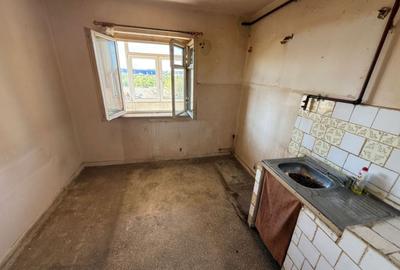 Apartament cu 2 camere decomandat în Km 5 - 4