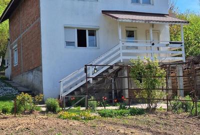 Casă cu 4 camere în Bejan - 11