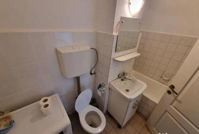 Garsonieră decomandată în Km 4 - 3