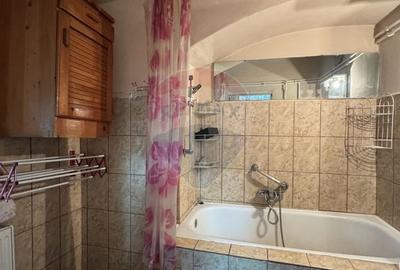 Casă cu 5 camere cu Teren 912 Mp în Central - 2
