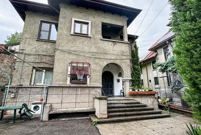 Casă individuală cu 11 camere cu Canalizare în Cotroceni - 8