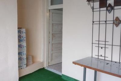 Casa caramida, cu curte, zona centru - 13