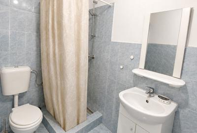 Apartament cu 3 camere semidecomandat în Central - 3