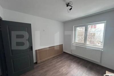 Apartament cu 3 camere semidecomandat în Rovine - 1