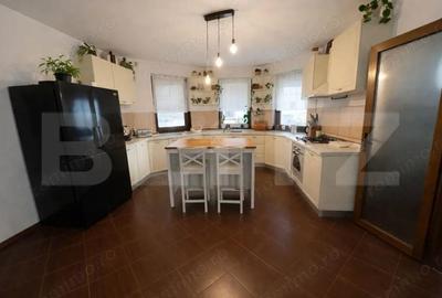 Casă cu Canalizare în Dezmir